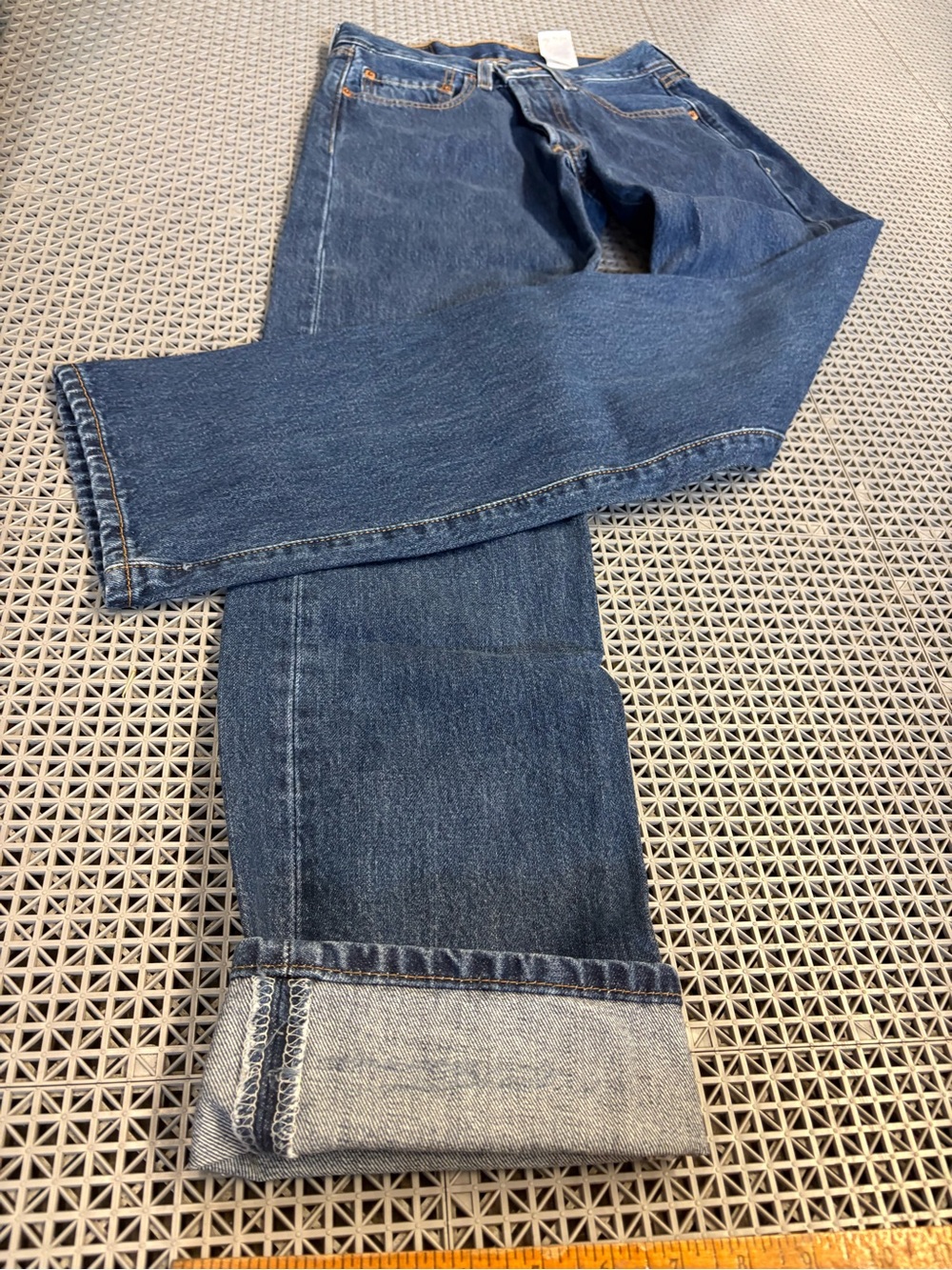 Vintage Levi’s 501 Dark Wash Button-Fly Blue Jeans - Y2K - Picture 7 of 11